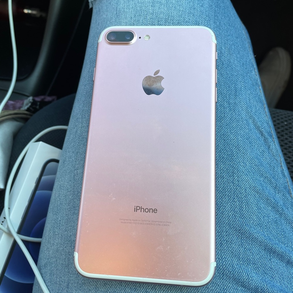 iPhone 7 Plus - Picture 3 of 4